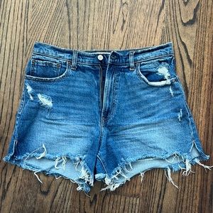 Abercrombie Curve Love Mom Short - 4 inch